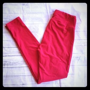 LulaRoe OS leggings in Red
